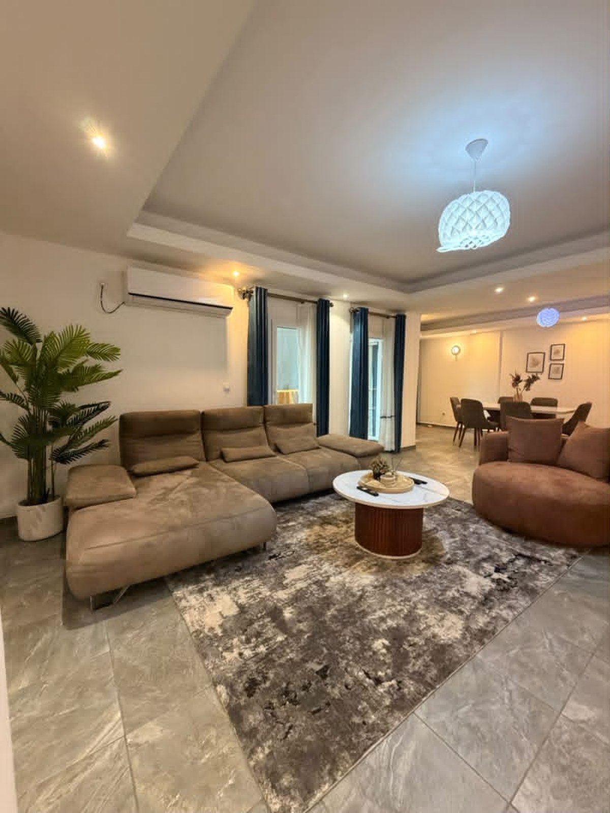 Photo de Appartement meublé 3 chambres à Bonanjo